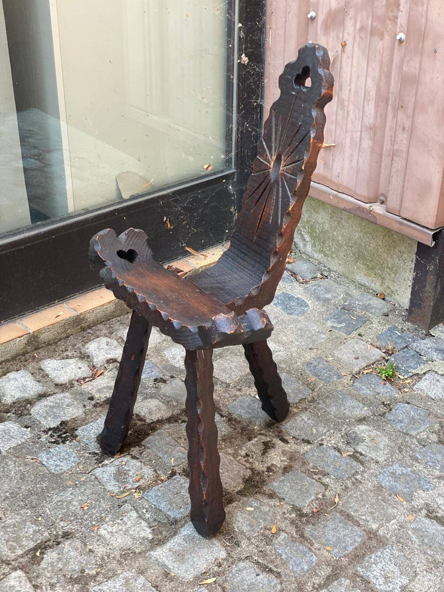 Vintage brutalist tripod chair in carved wood with wooden screw assembly XI.