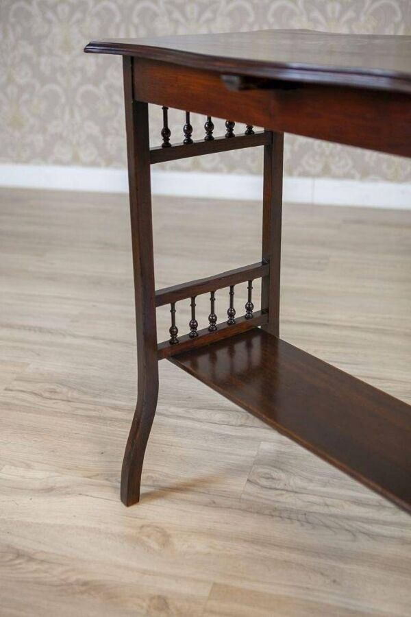 Table d'appoint en palissandre des années 20, en shellac, années 1950.