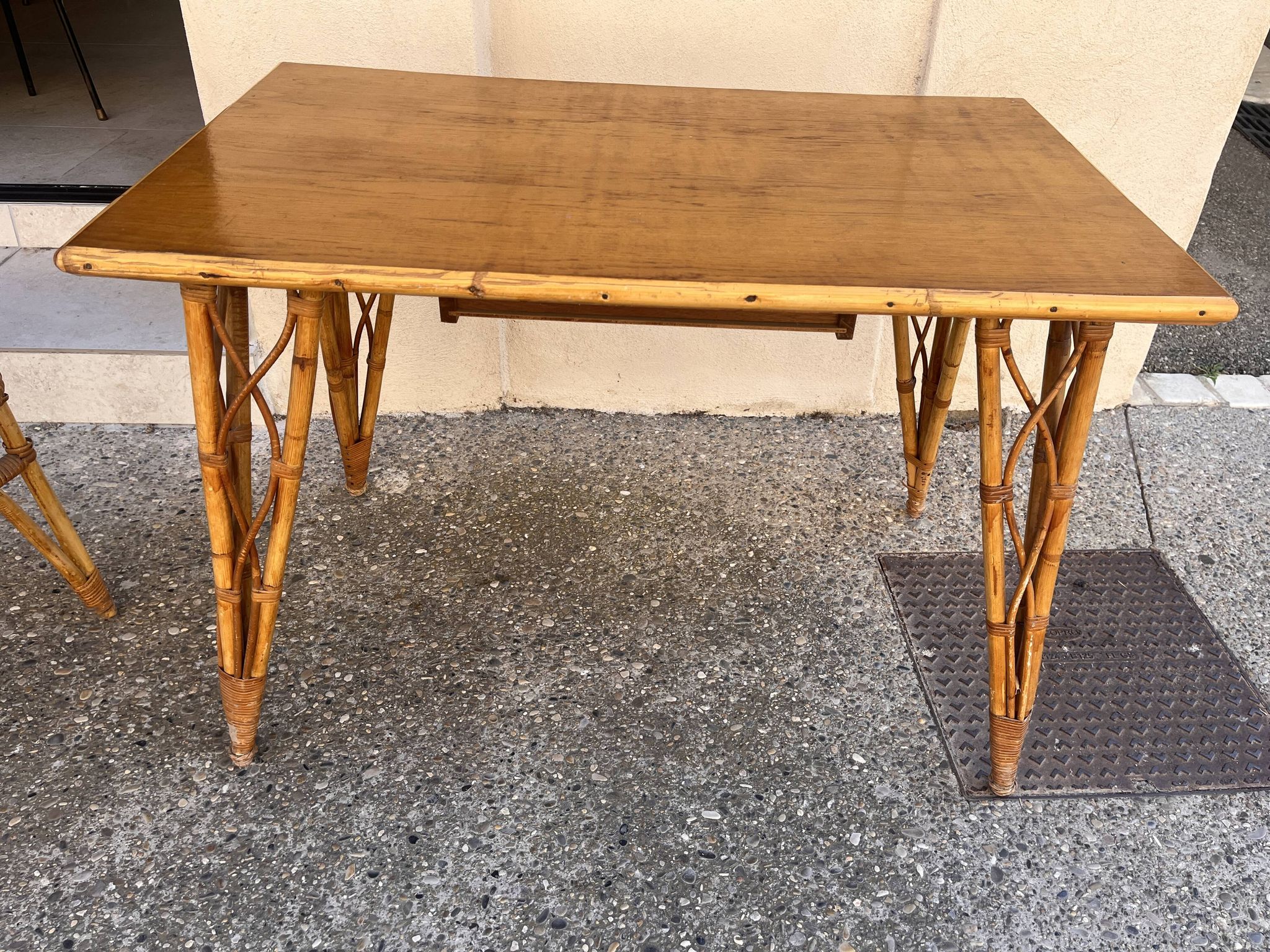 bureau rotin pieds tour Eiffel vintage 1960
