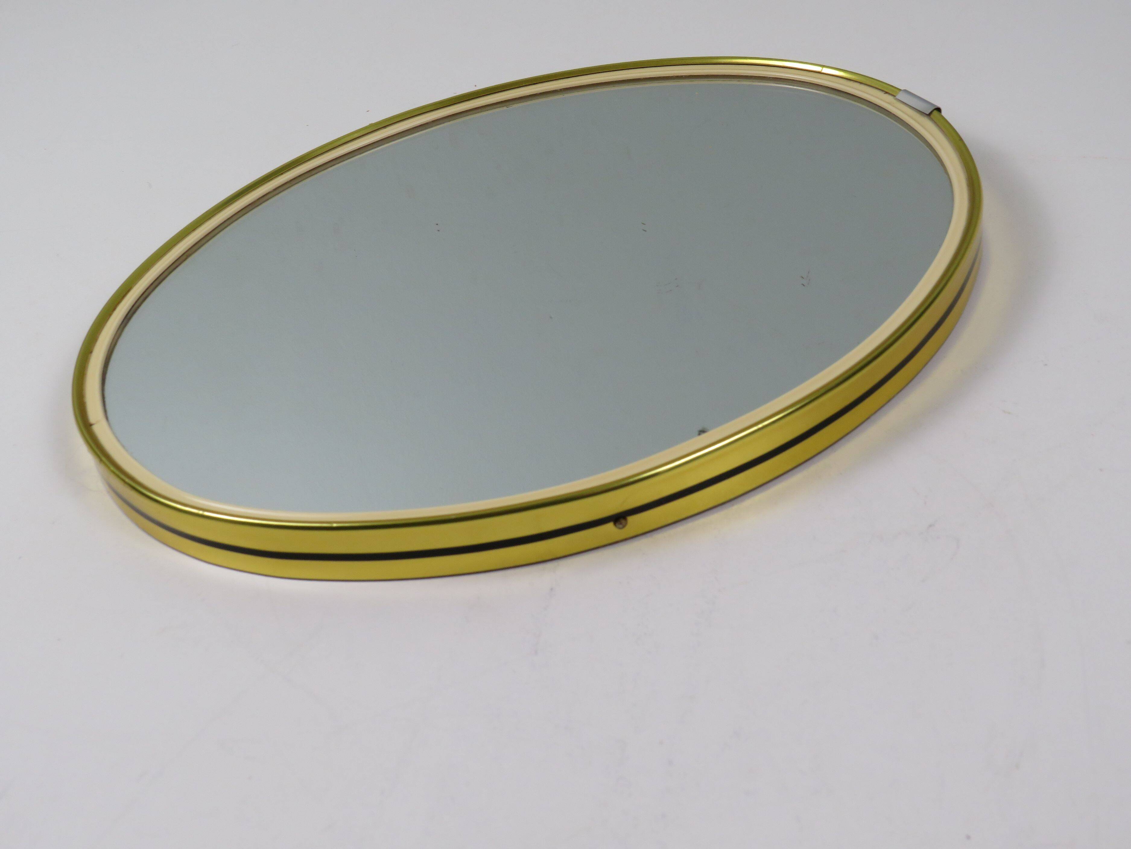 Vintage oval mirror – gold and elegance from the 50s and 60s
