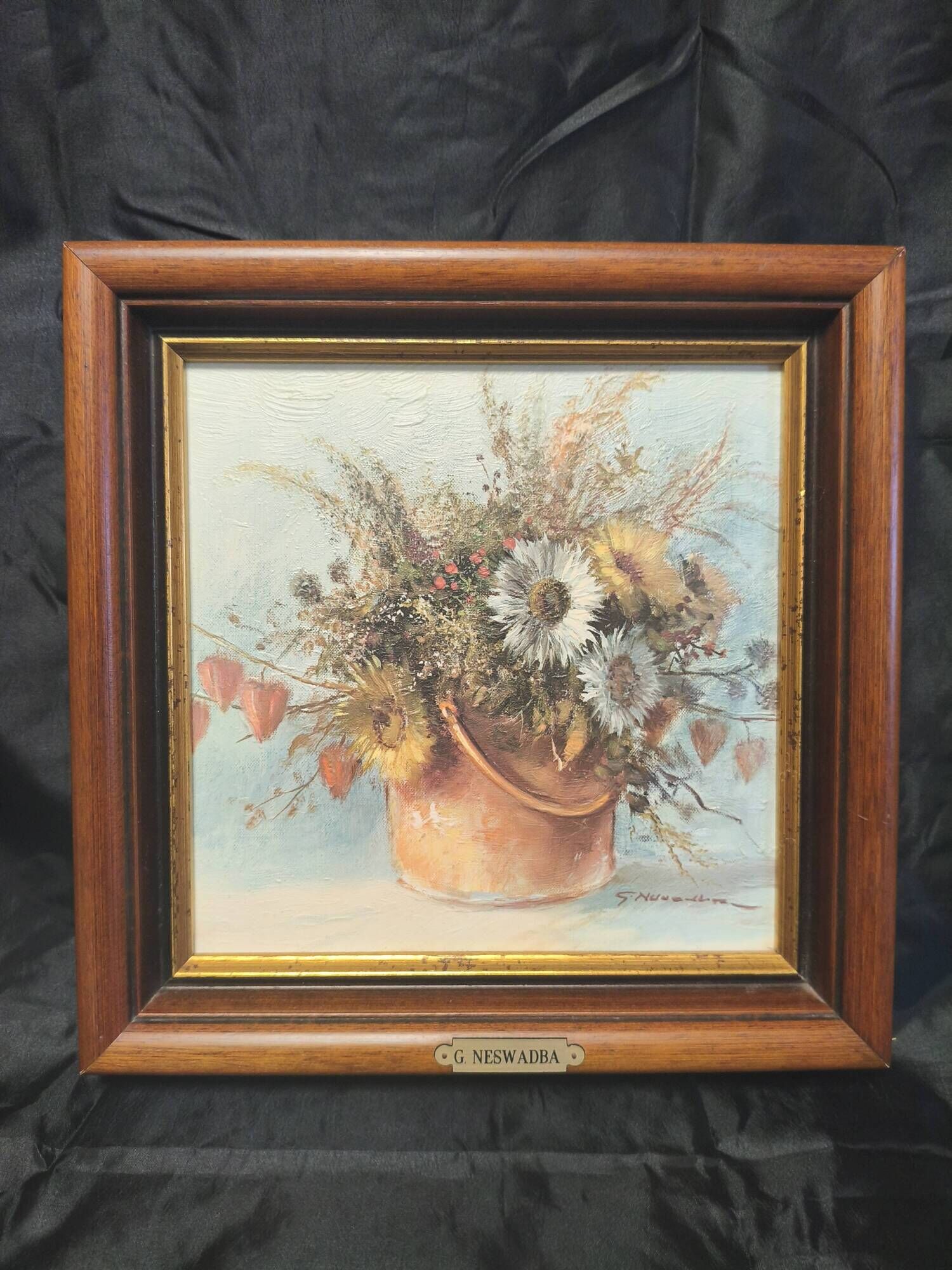 Oil on canvas signed G. Neswadba, bouquet of flowers, 30 × 30 cm