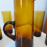 Set carafe and 5 amber glasses
