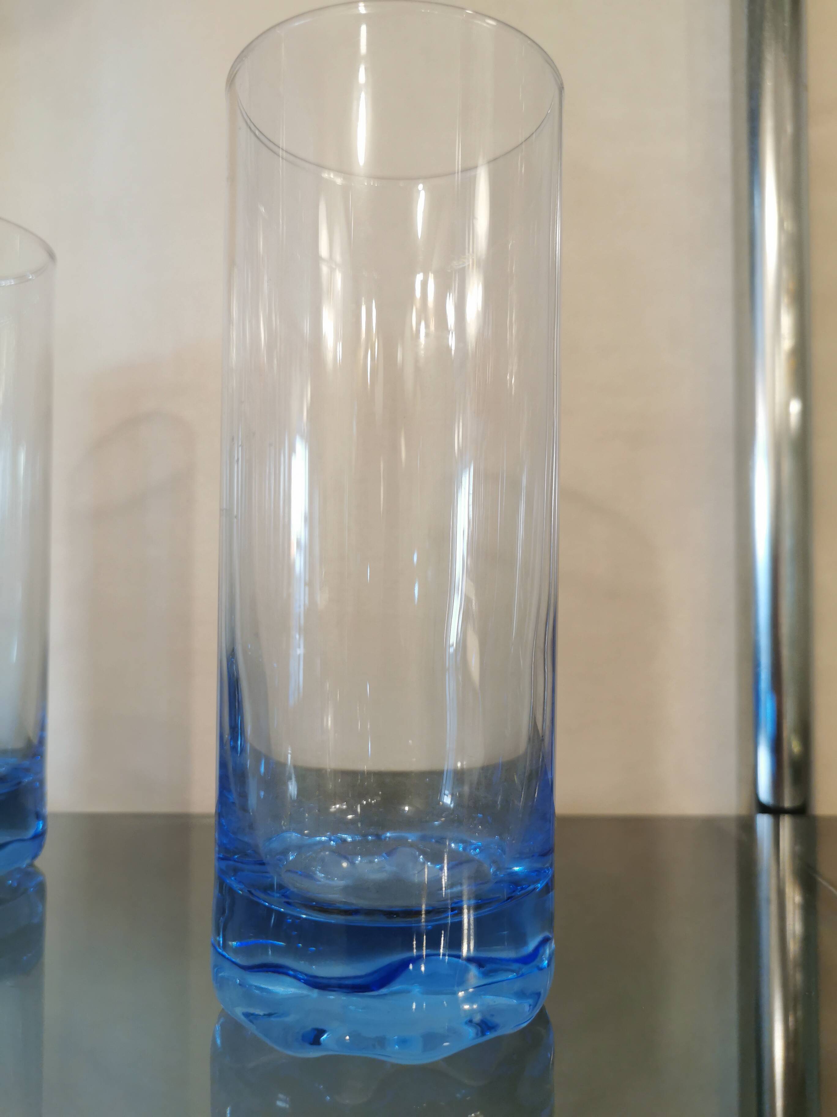 Service of 8 glasses at vintage orangeade