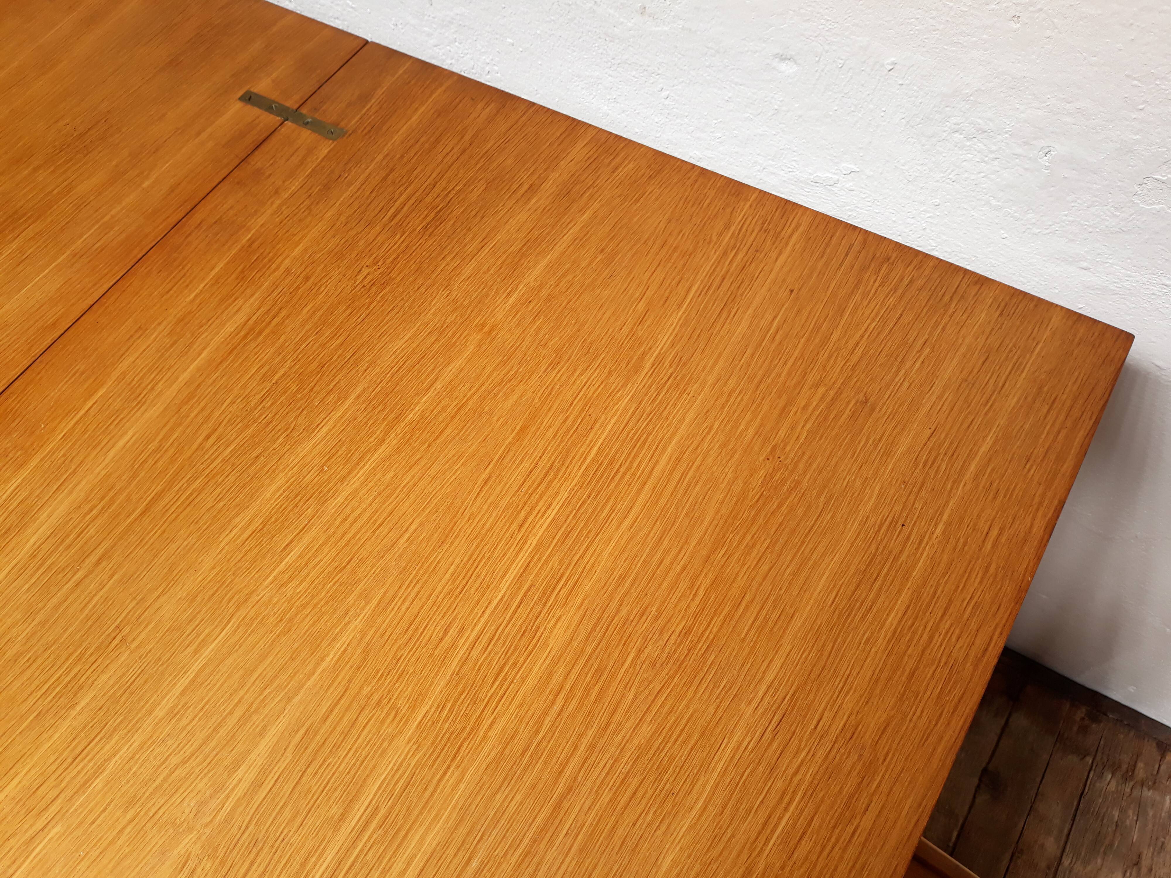 Table portefeuille vintage