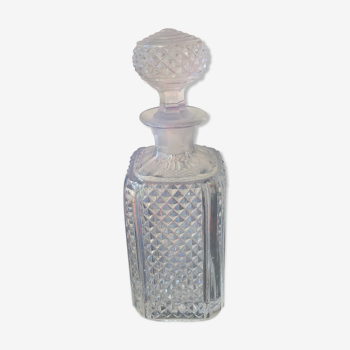 Fully chiseled crystal decanter