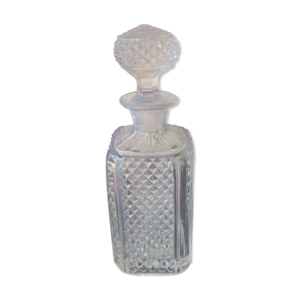 Fully chiseled crystal decanter
