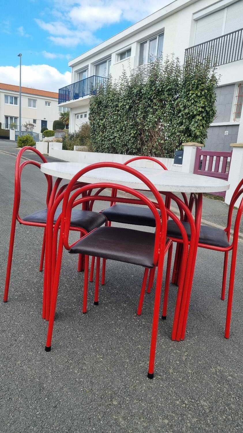 Vintage table and 6 chairs set