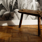 Tripod cowherd stool