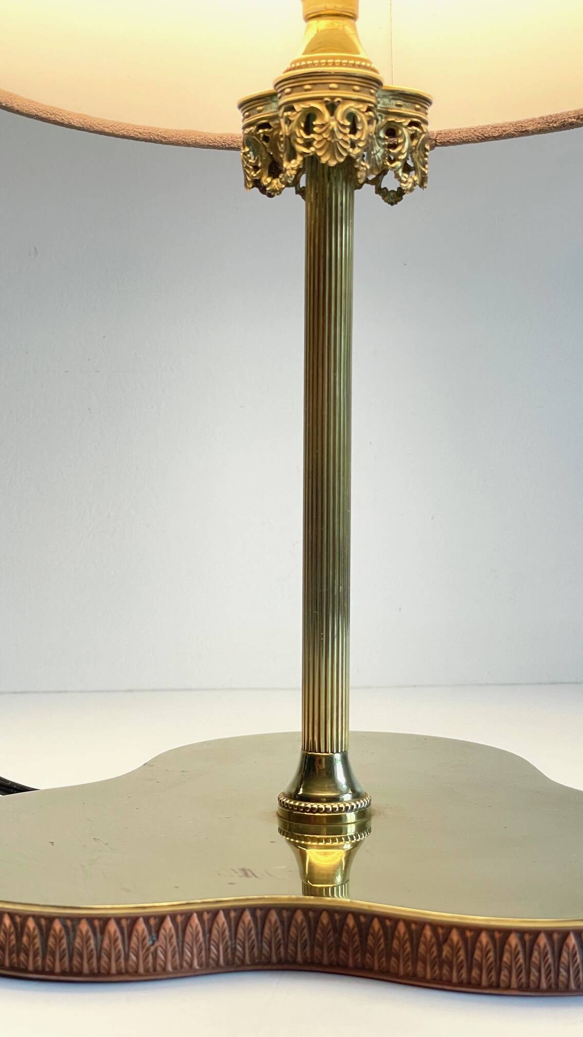 Solid brass vintage clover lamp