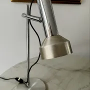 Very nice vintage 1970 articulated table lamp in good condition.