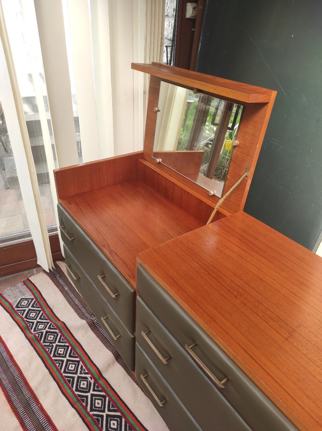 Regy dresser