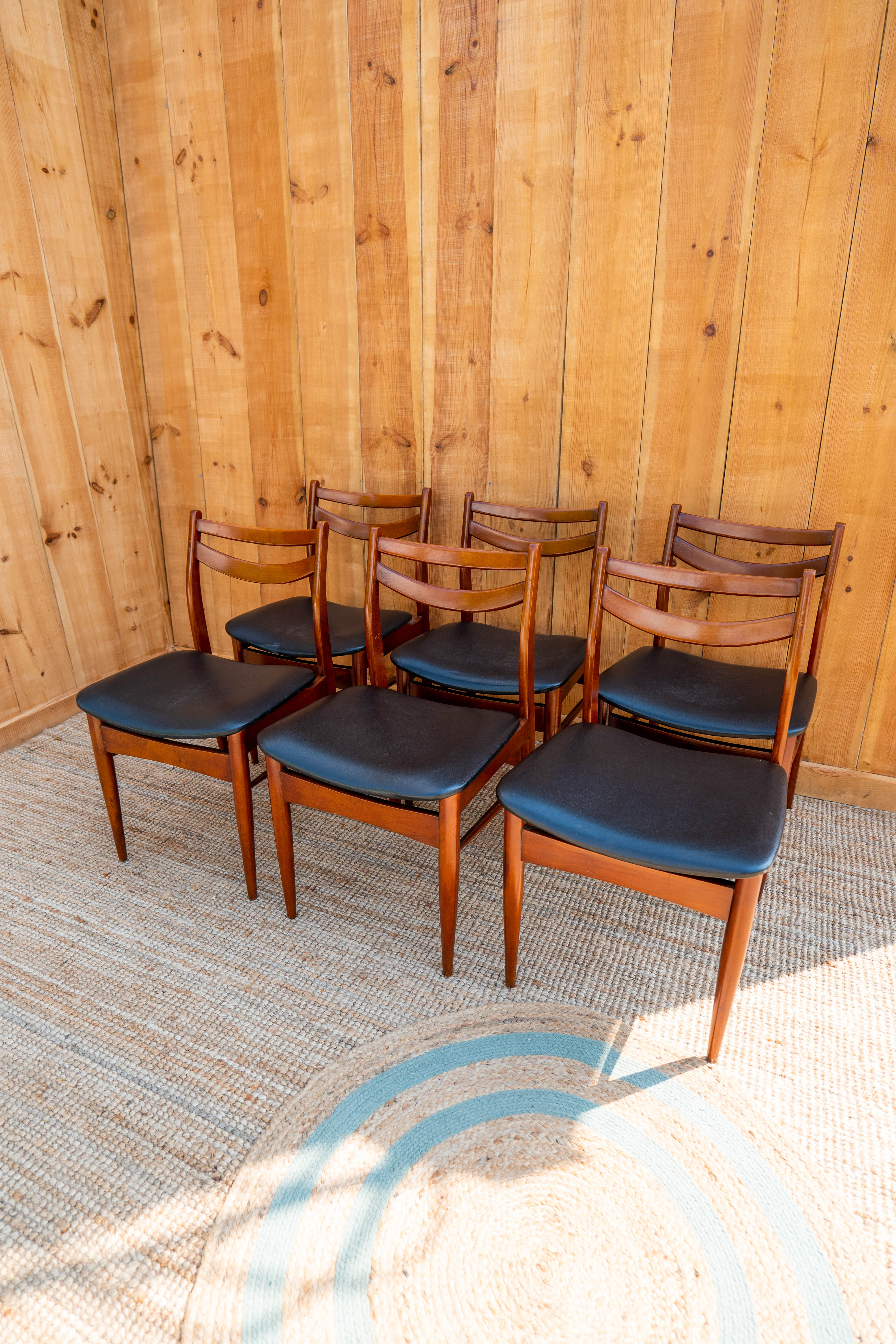 6 Scandinavian chairs