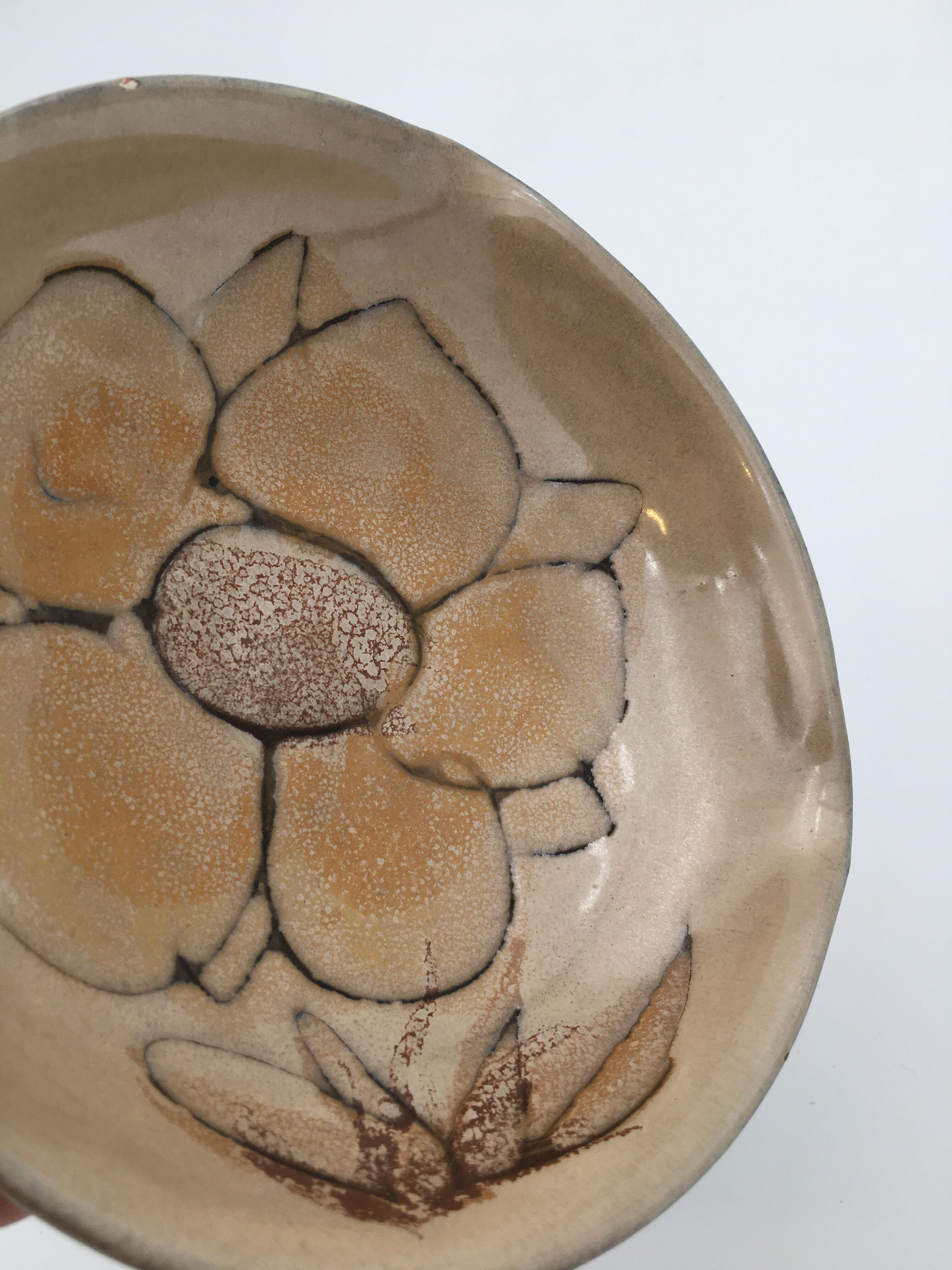 Vintage beige ceramic bowl, signed Atelier La Roue, Vallauris - 1960s