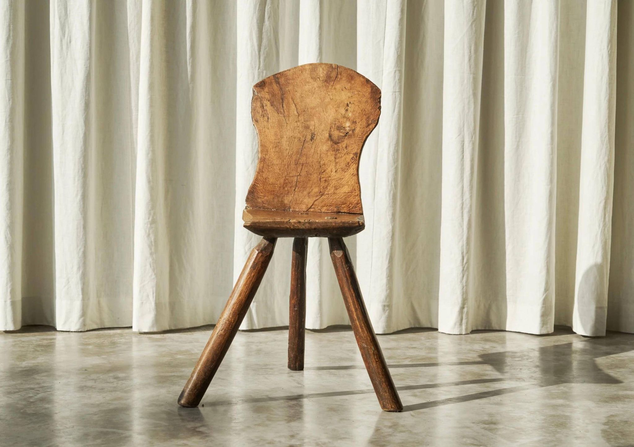 Tripod accent chair Wabi Sabi, hand-carved, 19th century.
