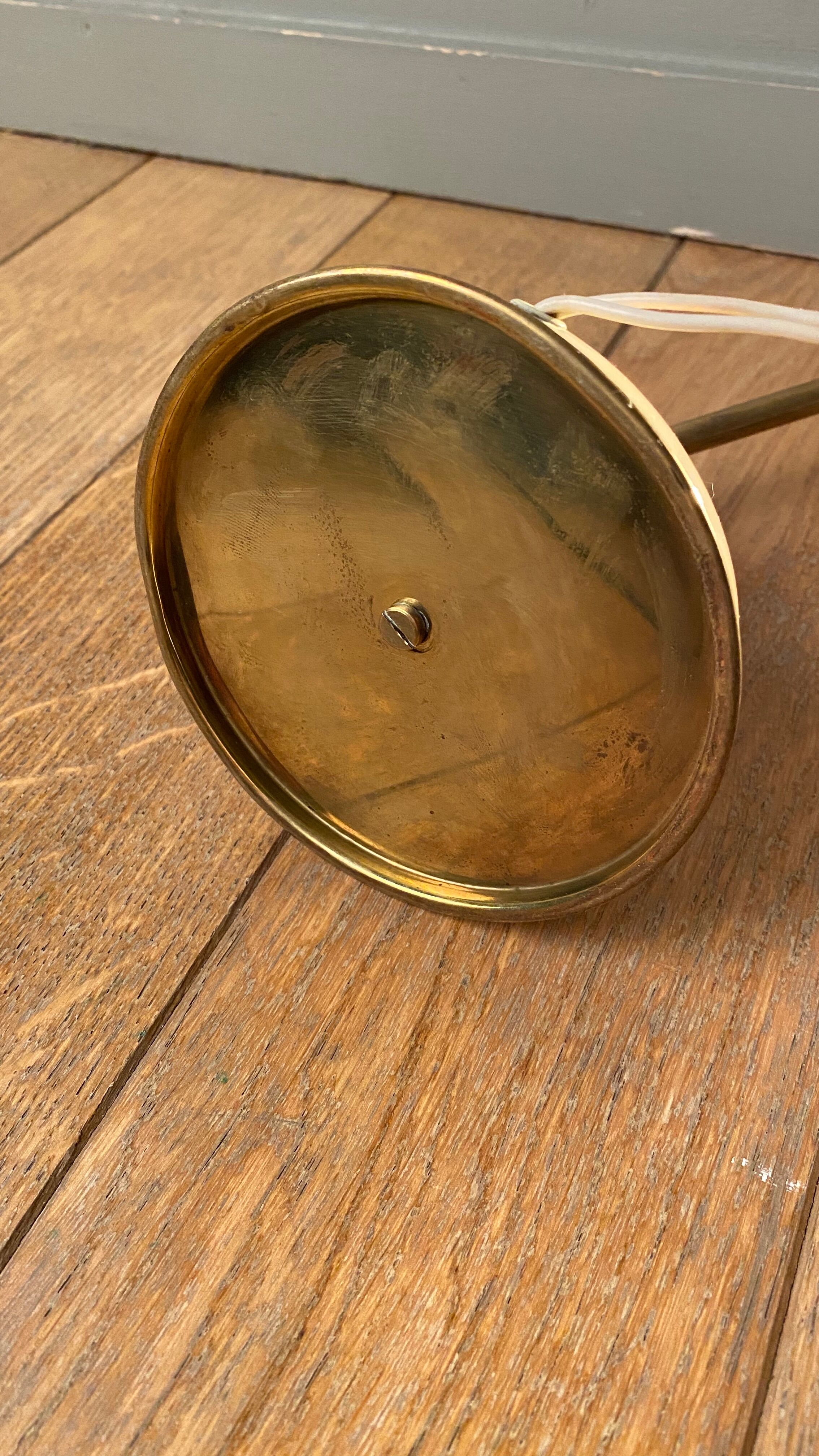 Lampe de fabrication Italienne 1950 articulée à balancier