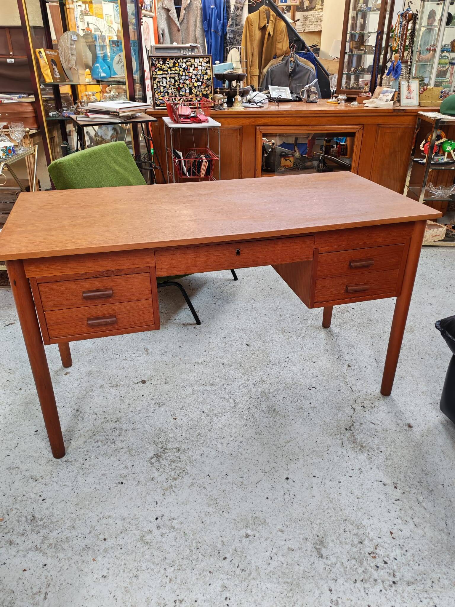 Bureau moderniste vintage style scandinave années 60