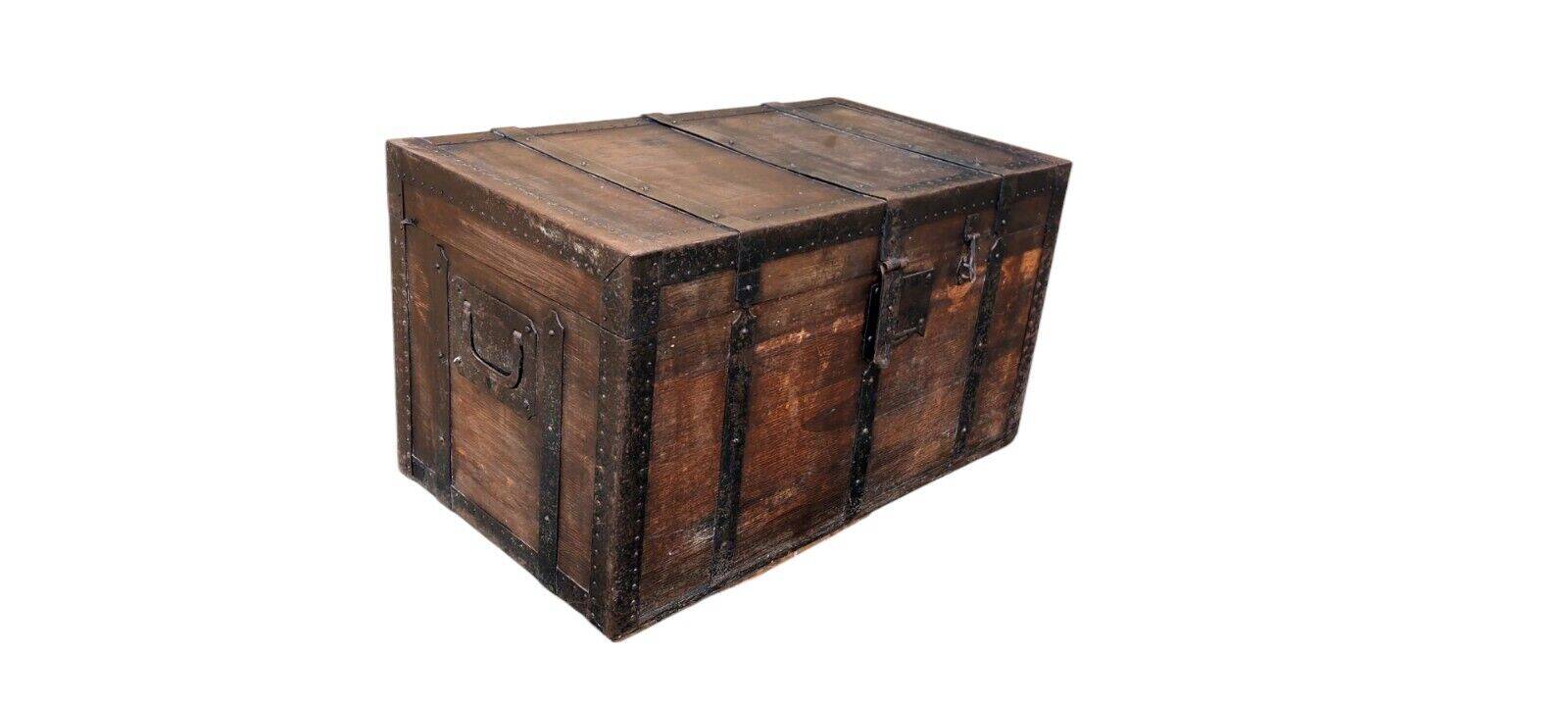 Small oak safe with iron reinforcements, 19th century