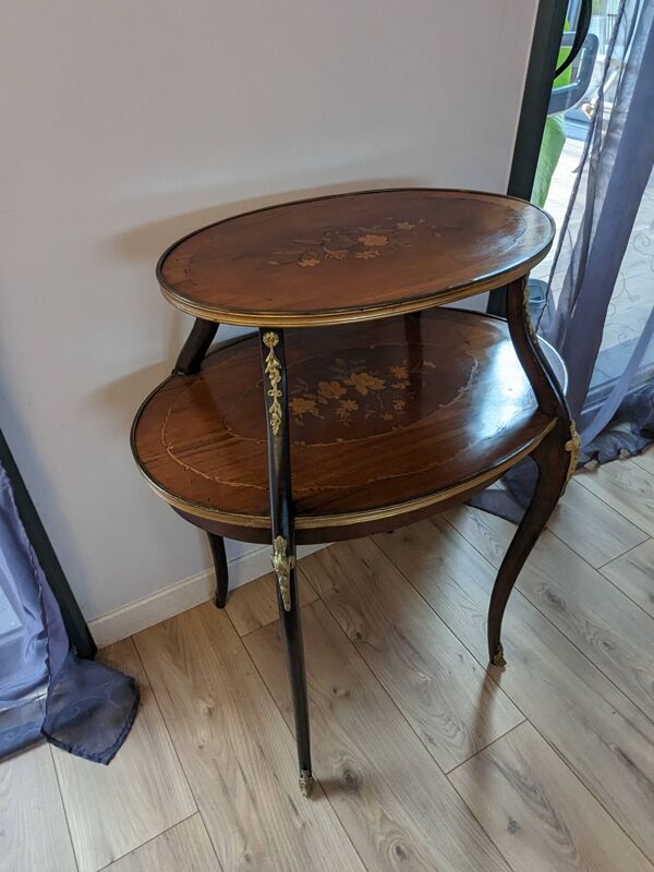 Table à thé marquetée style Louis XV 19ème