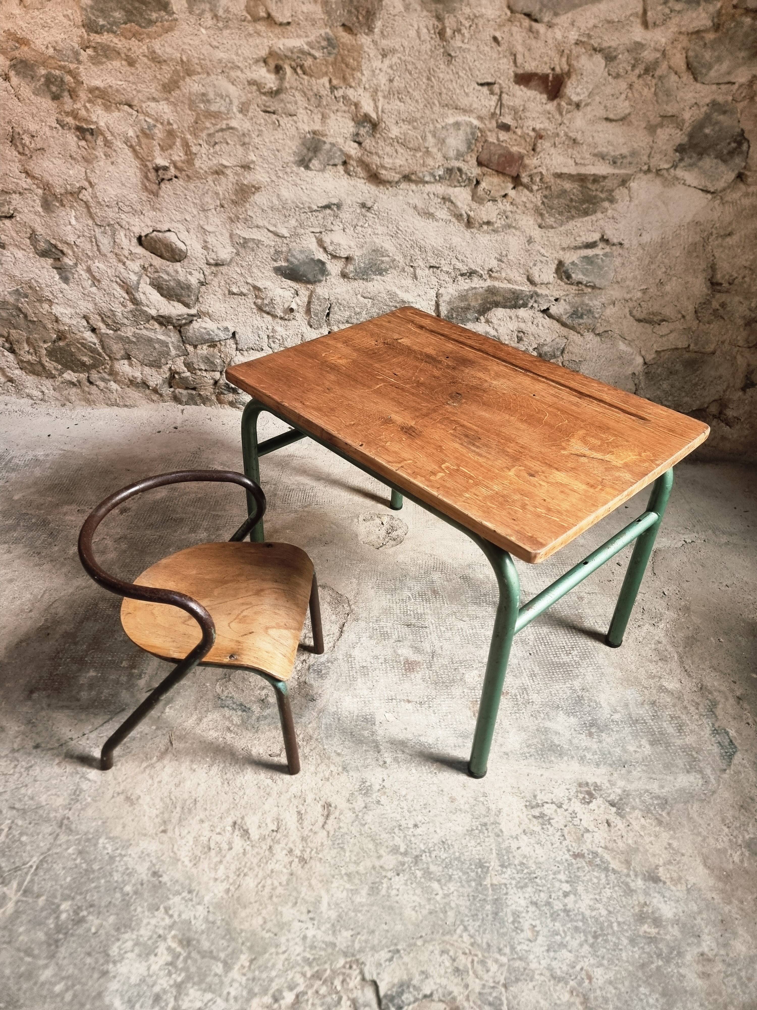 Ensemble bureau et chaise d’écolier vintage – Mobilier scolaire industriel
