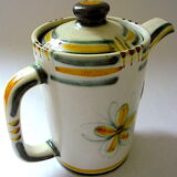 Quimper's "vintage" earthenware teapot, Keraluc workshop