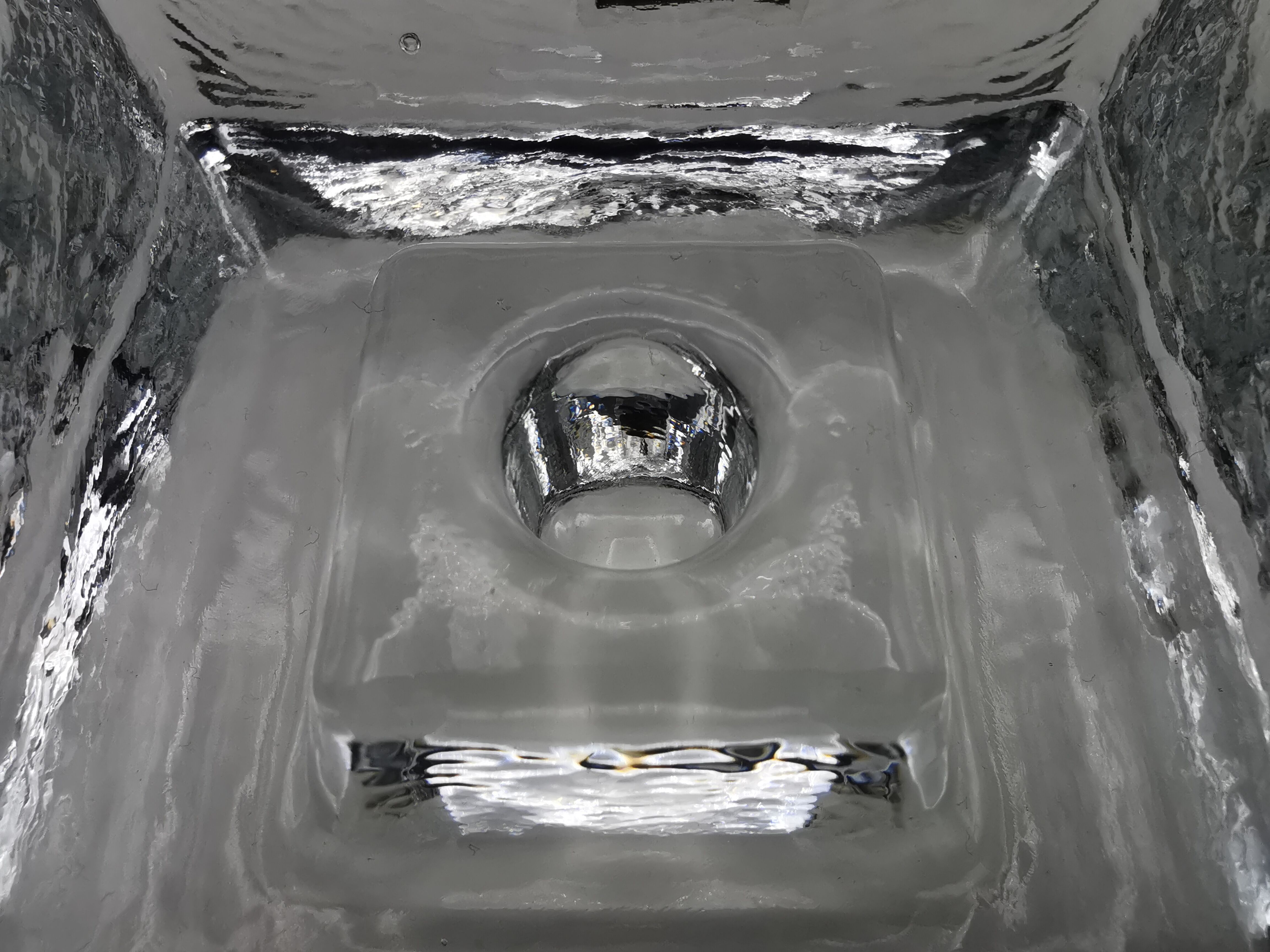 Vintage cigar ashtray glass paved