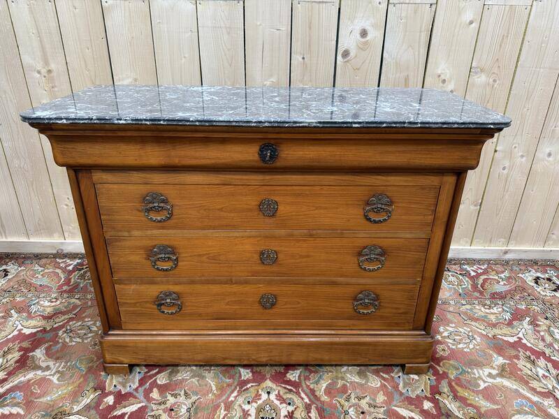 Commode de style Louis Philippe en merisier et marbre gris veiné