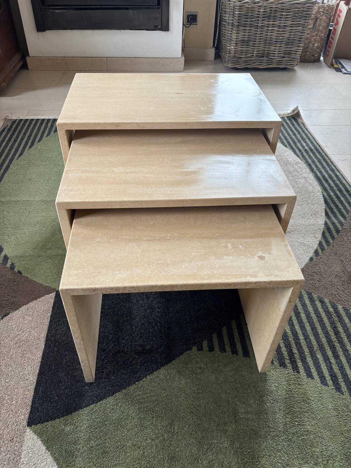 Lot de 3 tables gigognes en travertin