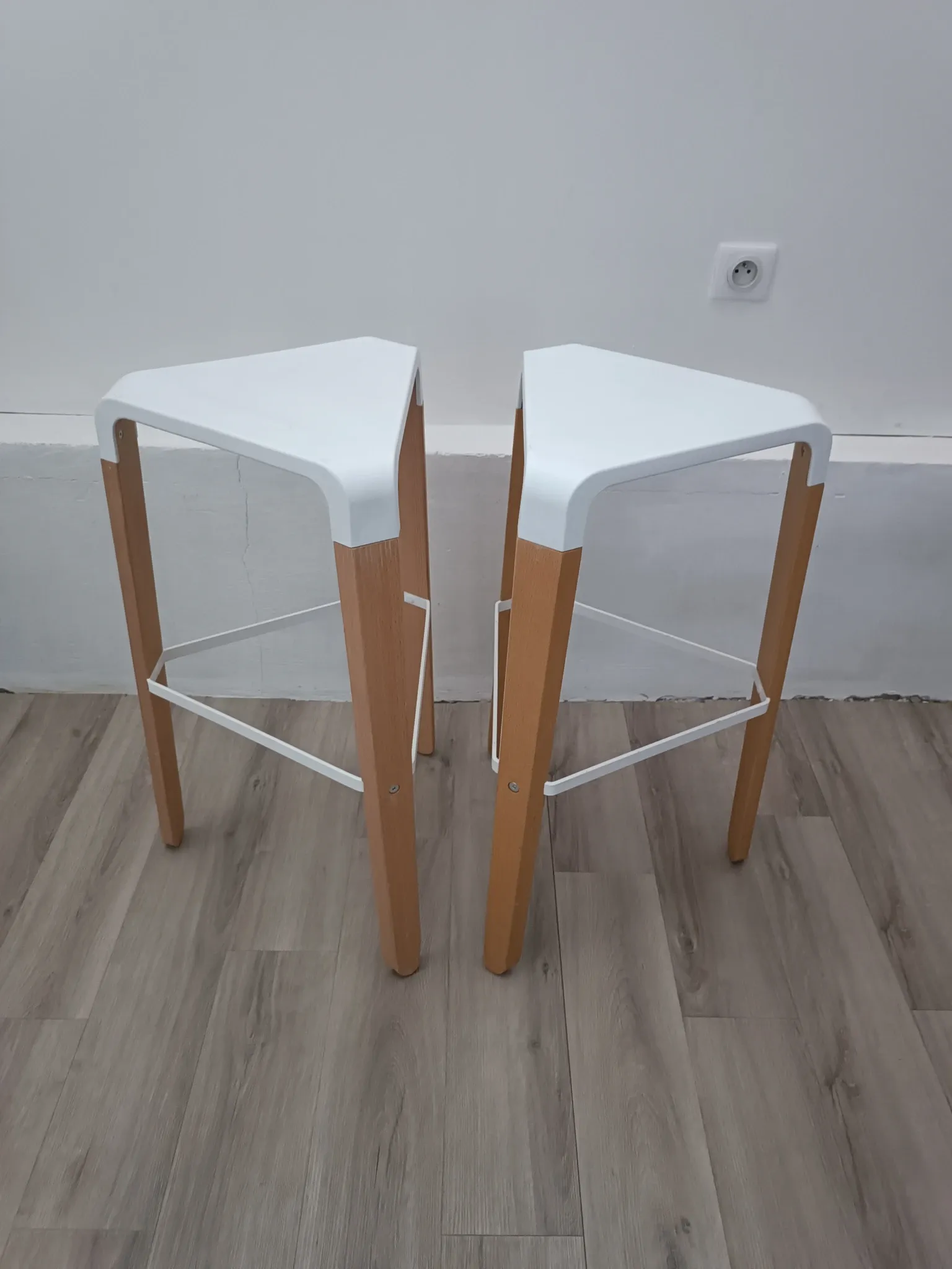 Picapau stools by Orlandini & Radice for Infiniti