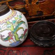 China porcelain lot 3 pots lid and wooden supports