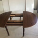 Table ronde avec rallonges et 4 chaises dossier cannage Vintage