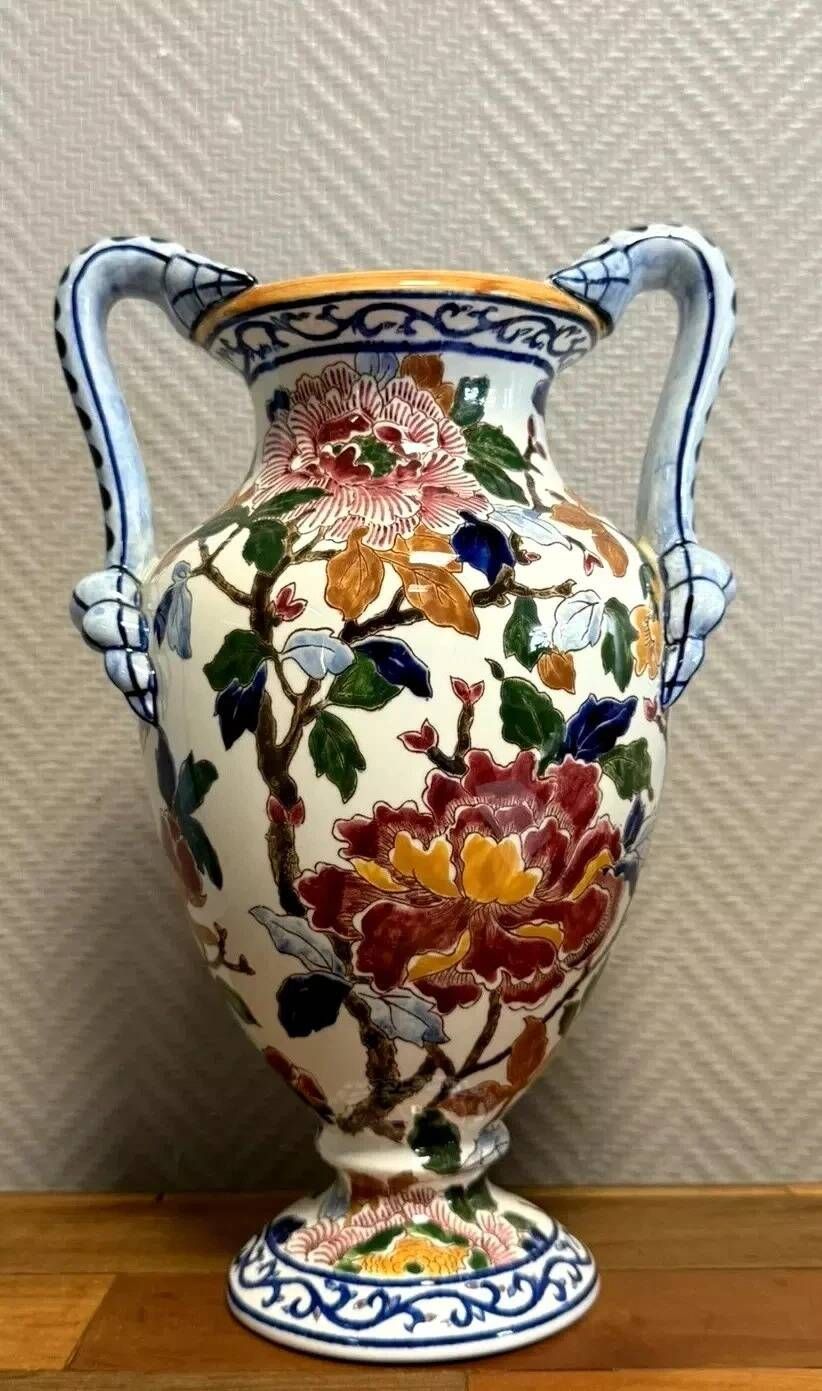 Gien: Important earthenware vase with peony decoration, 20th century