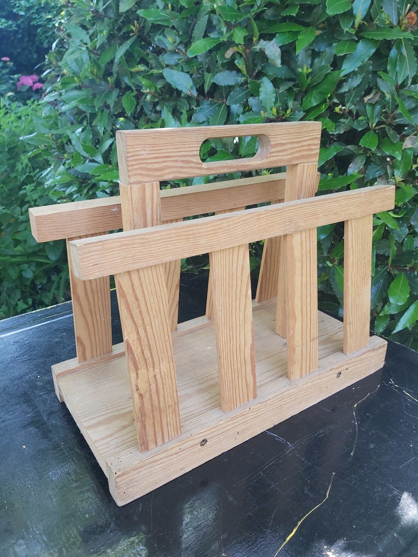 Magazine rack, book holder
