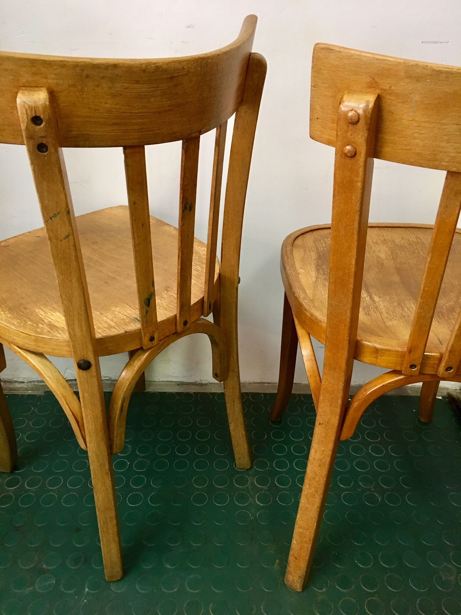 Suite de 2 chaises bistrot vintage Baumann et Cartier