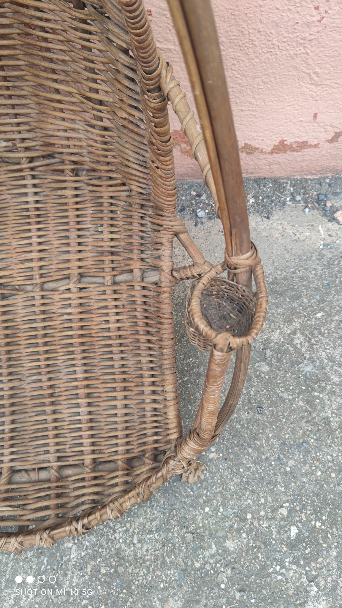 Rattan hanging egg chair