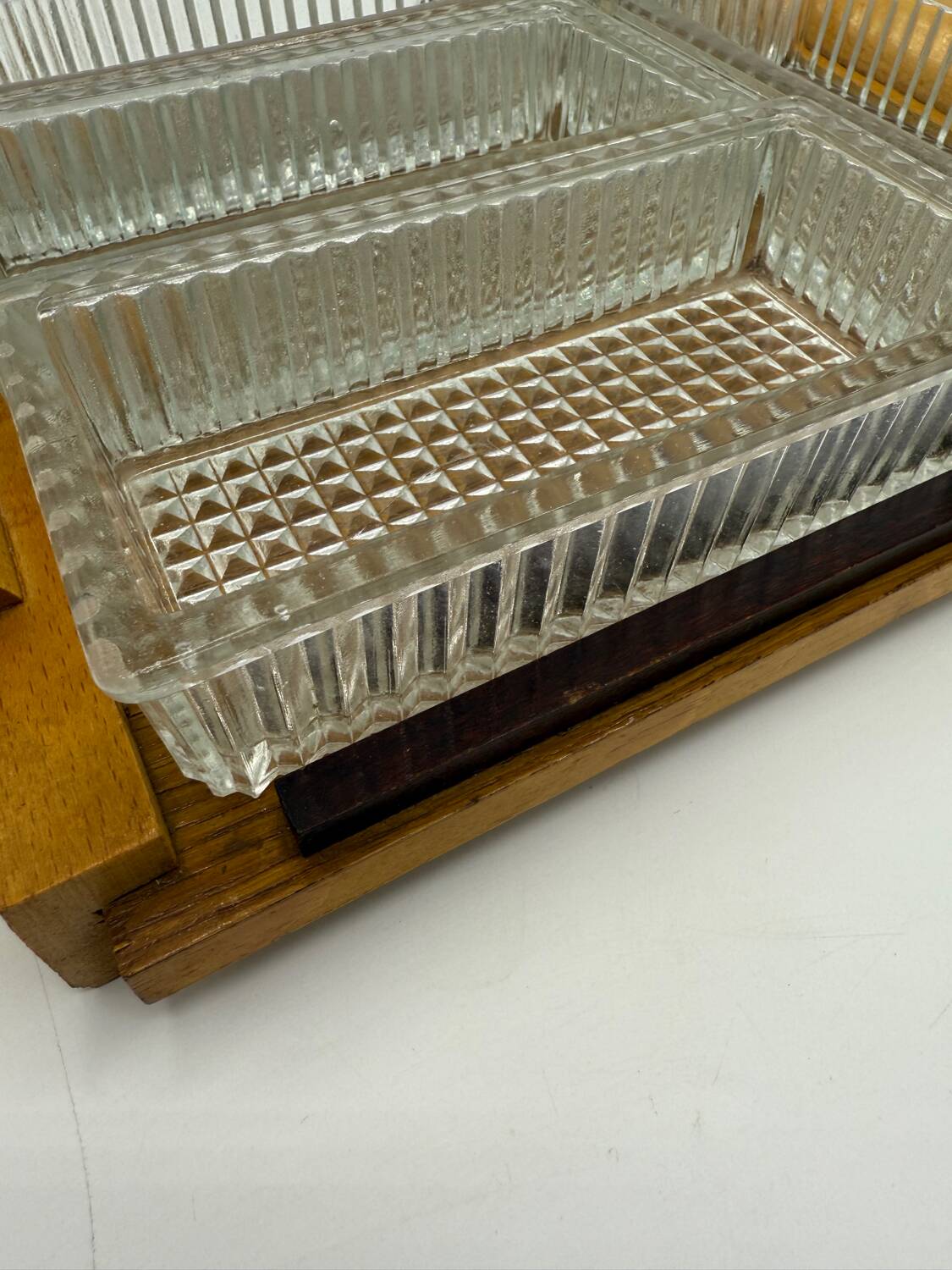 Appetizer tray with compartments