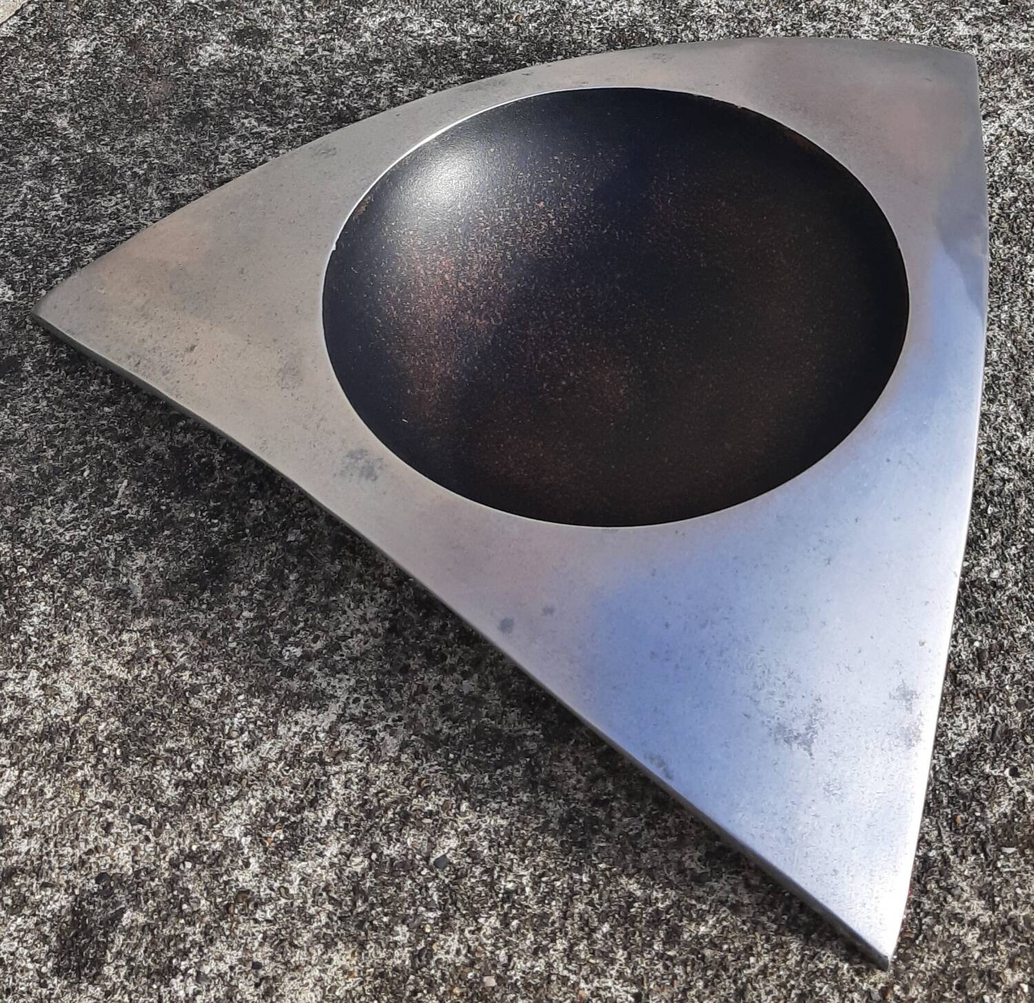 Cast aluminum ashtray or pocket emptier