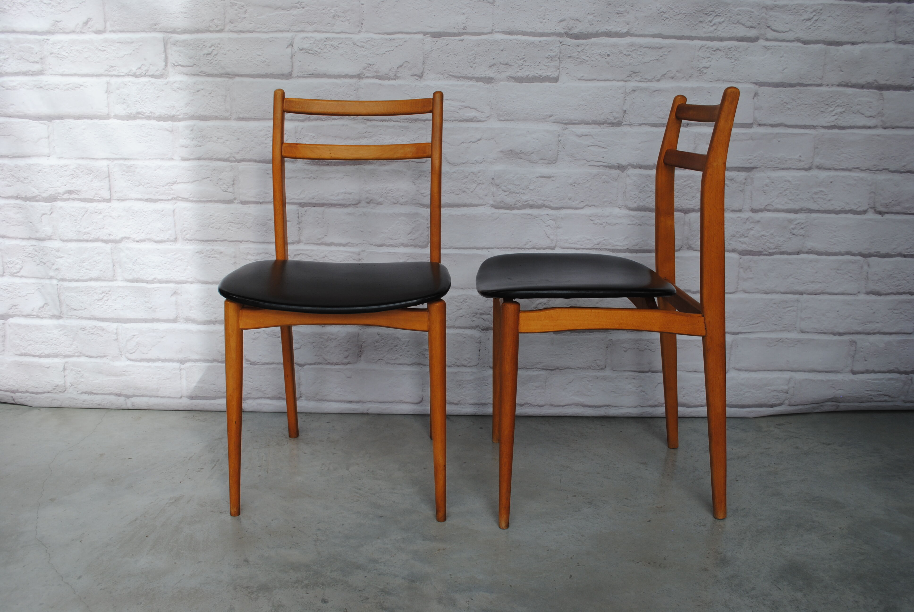 Pair of chairs sacandinave style 1970
