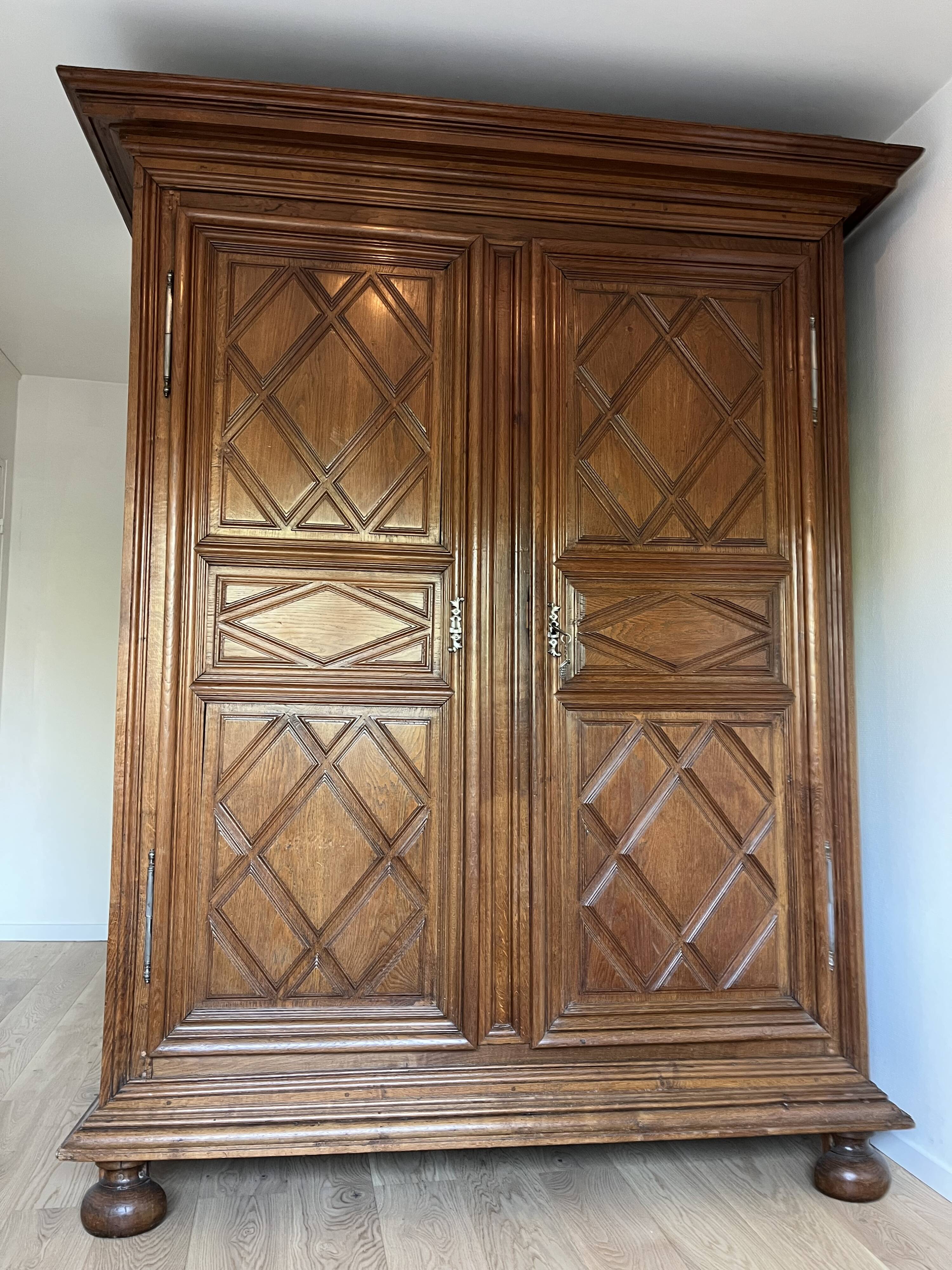 Louis XIII wardrobe in solid walnut