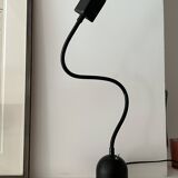 Articulated table lamp on vintage metal flexible