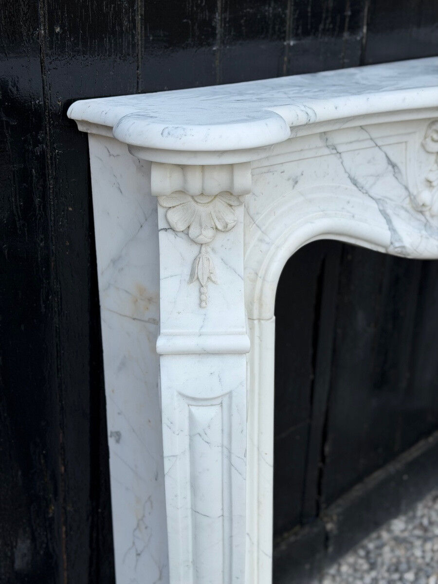 Louis XV style fireplace in Arabescato marble, circa 1980.