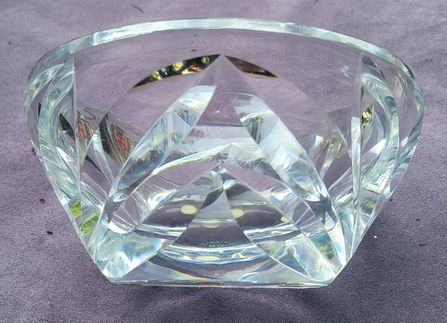 Empty pocket in Ile de France crystal