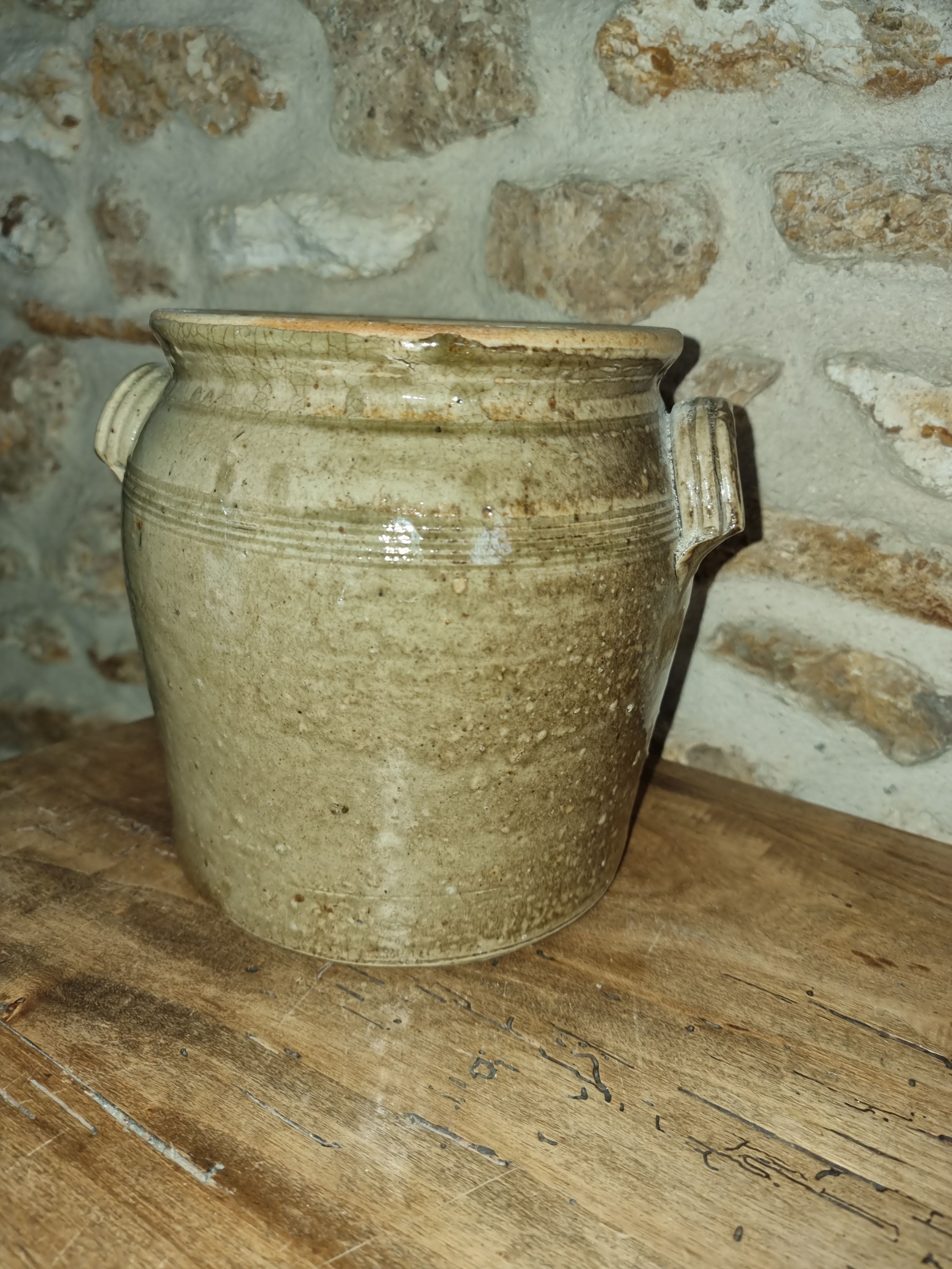 Pot en grès vernissé