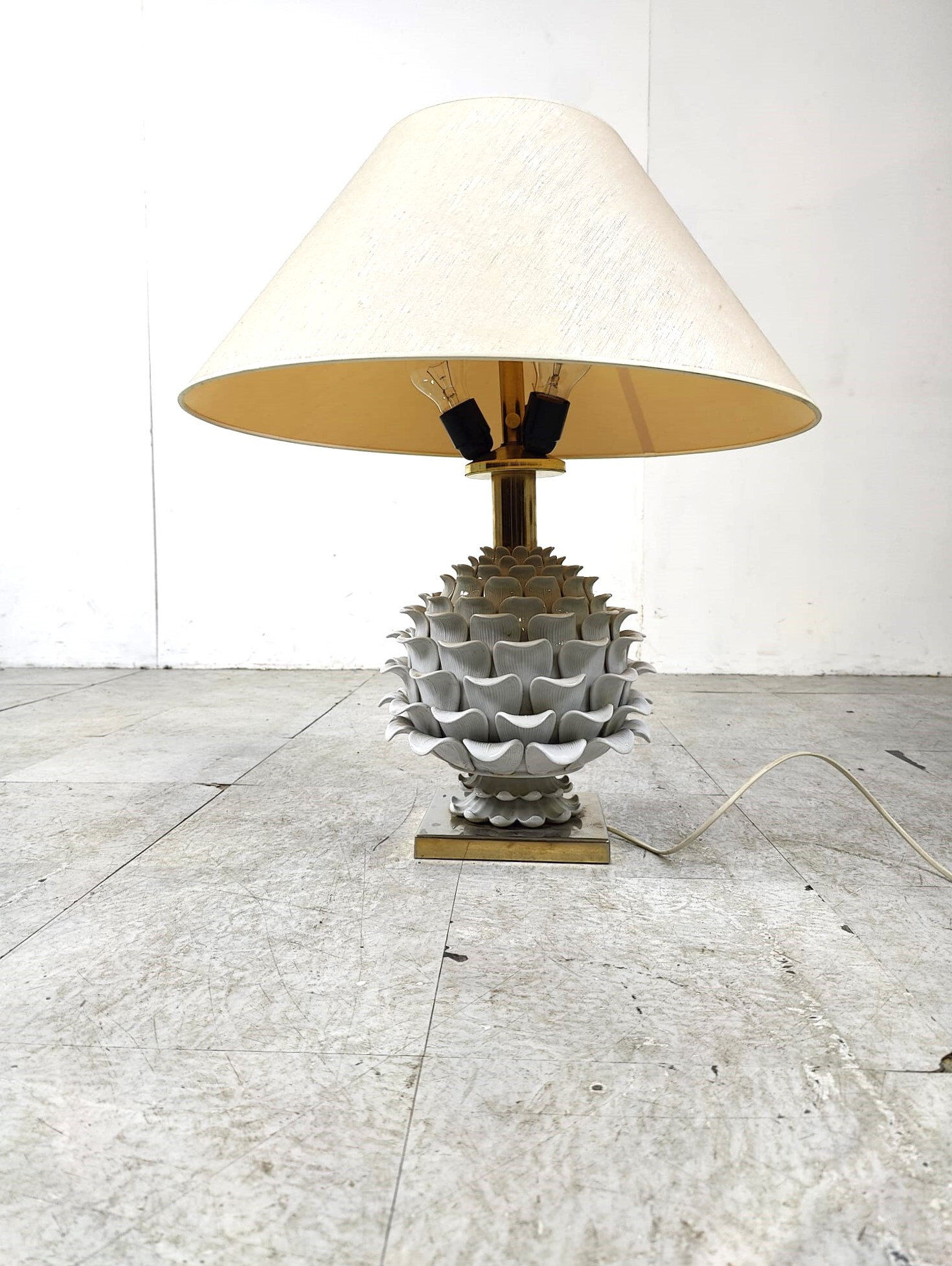 Vintage Italian ceramic artichoke table lamp, 1960s