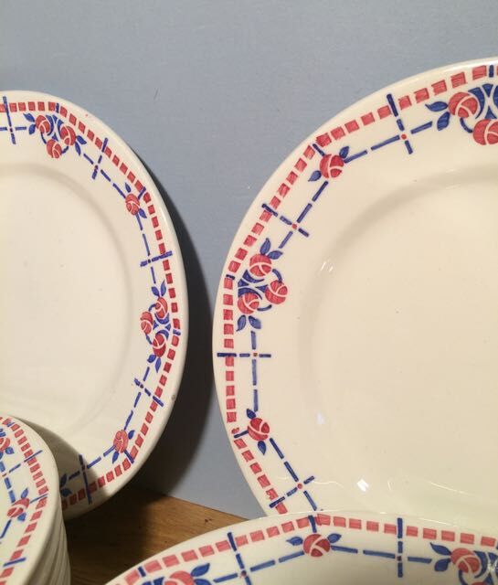 Large suite of 15 CM Paris dessert plates