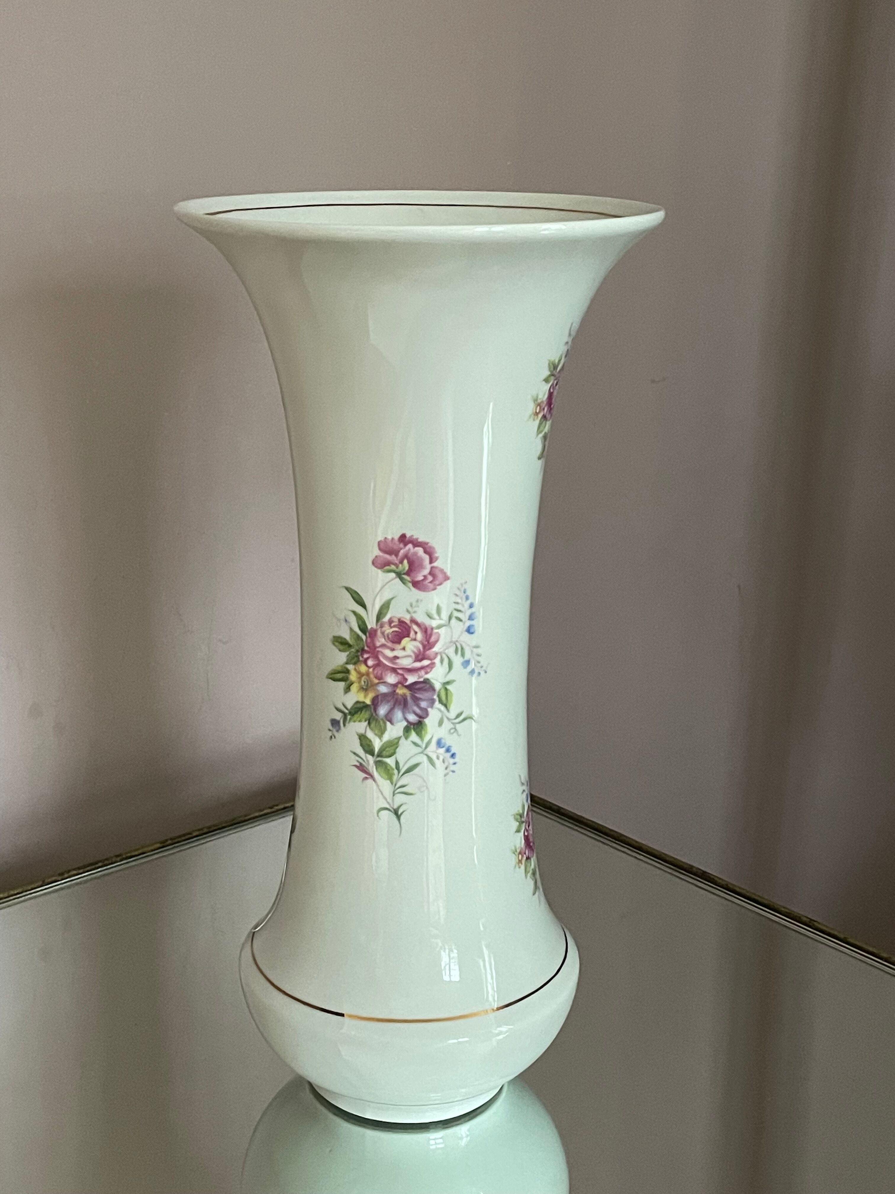 Large Hollohàza porcelain vase with floral motifs