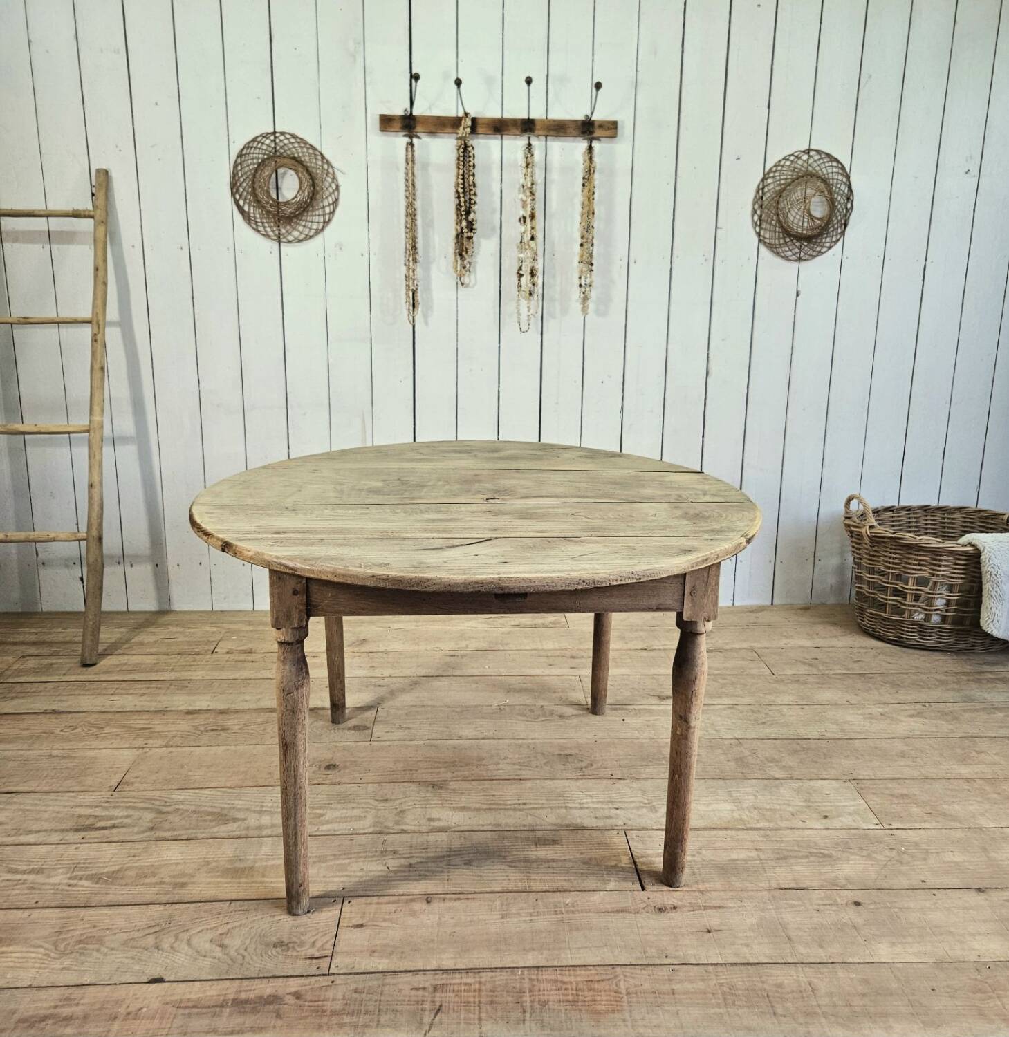 Round farmhouse table