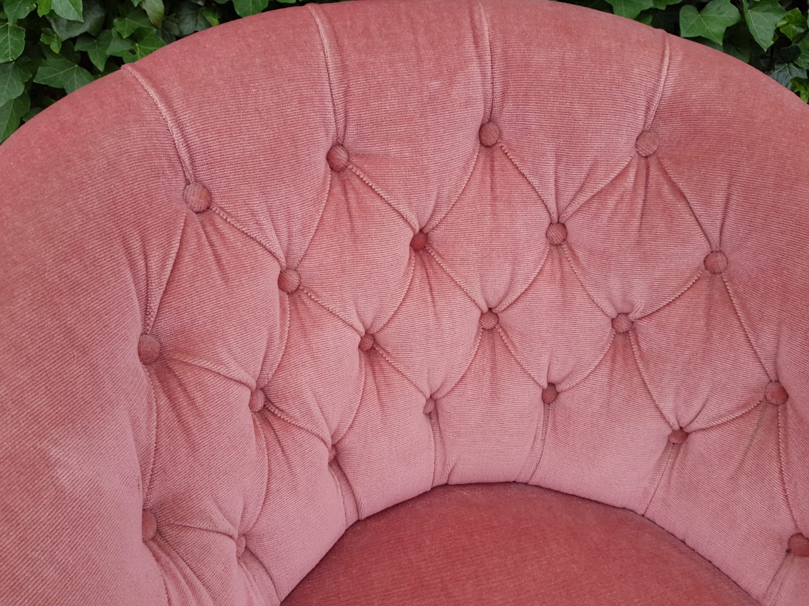 Paire de chauffeuses crapaud velours rose