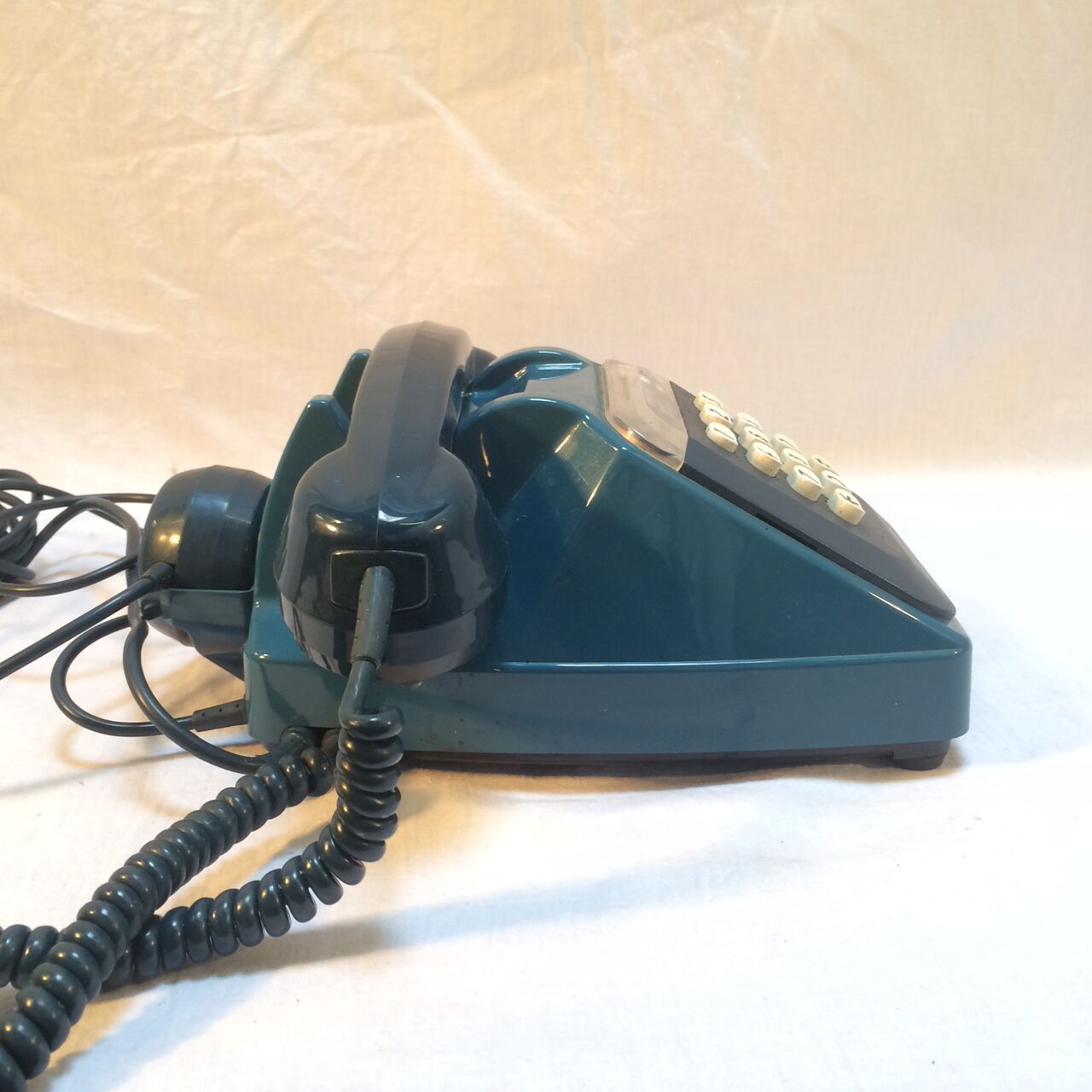 Socotel S63 vintage phone with keys 80