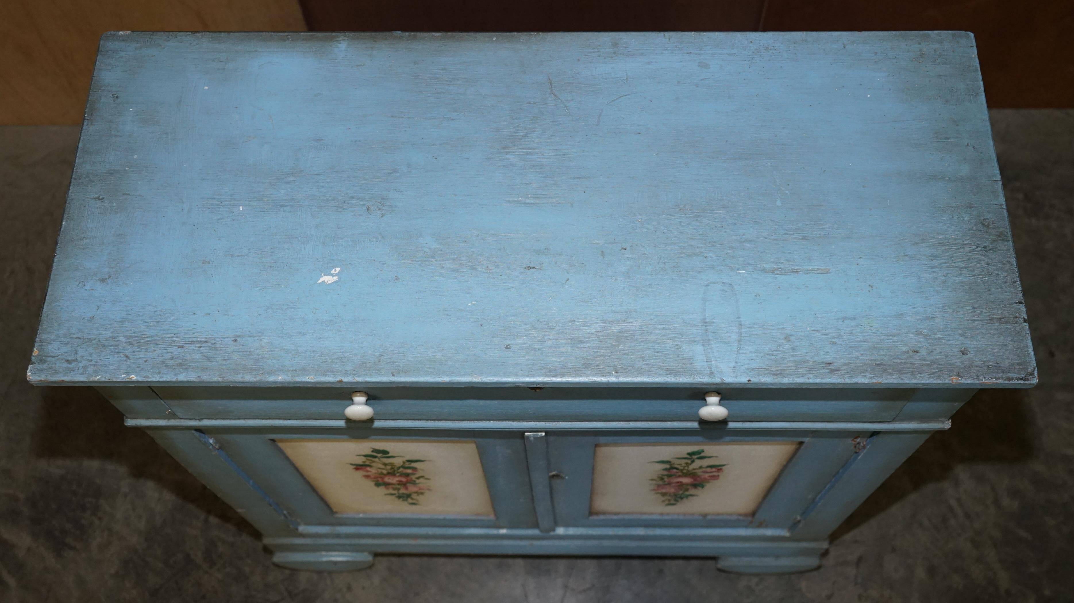 Buffet de cuisine en pin peint à la main, antique français vers 1880
