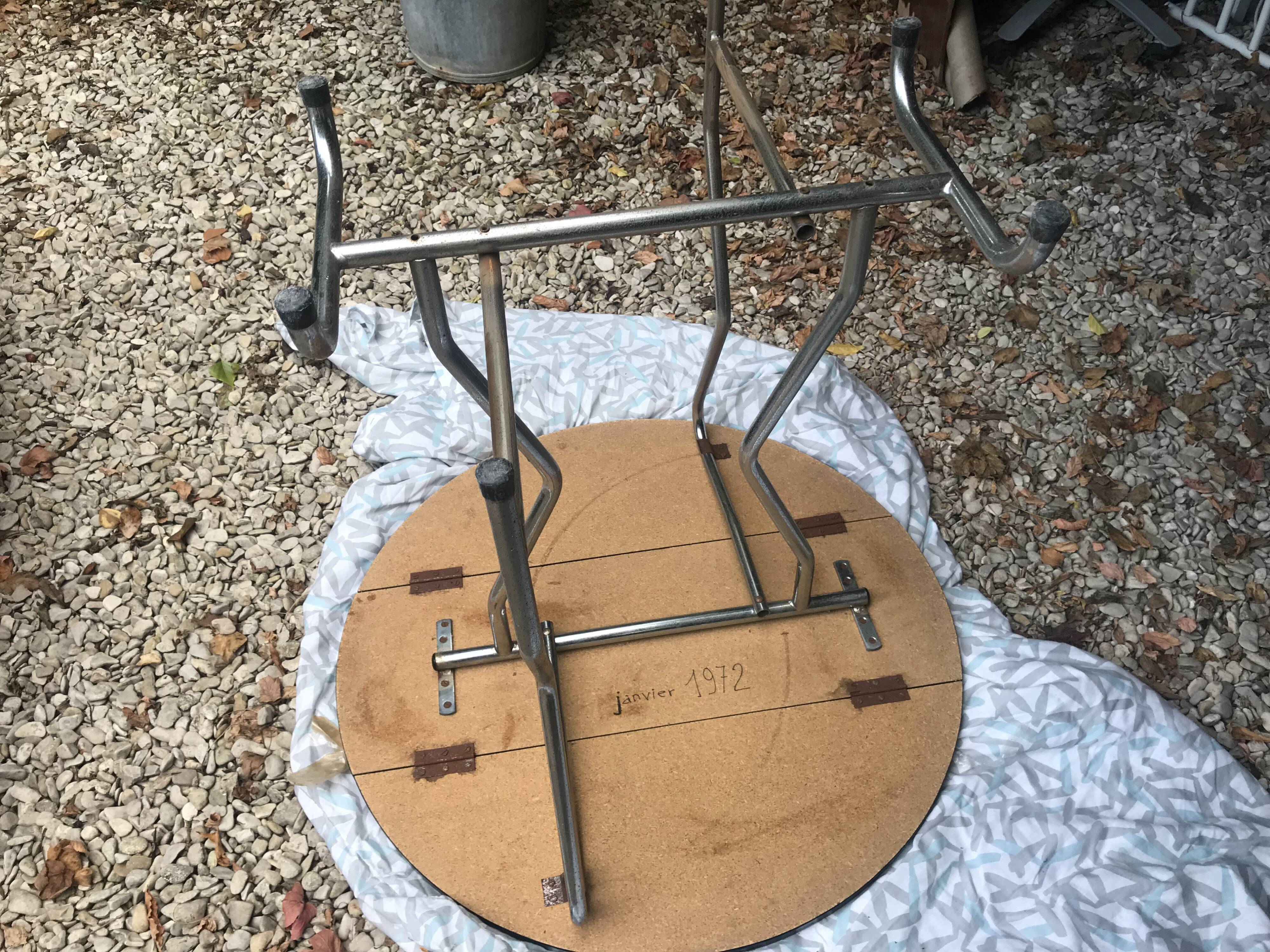 Folding formica table